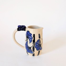 Pichet fleurs de mariage rayé bleu et noir