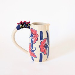Pichet fleurs de mariage rouge et bleu