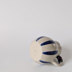 Pichet rond rayé bleu